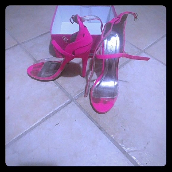 Hot pink high heels - Picture 1 of 2